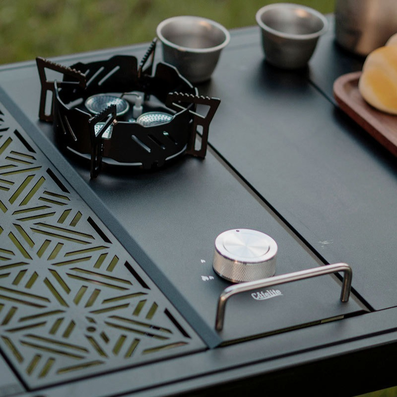 Camping Cooking Table With Windshield - موقد غاز صغير محمول بنصف وحدة