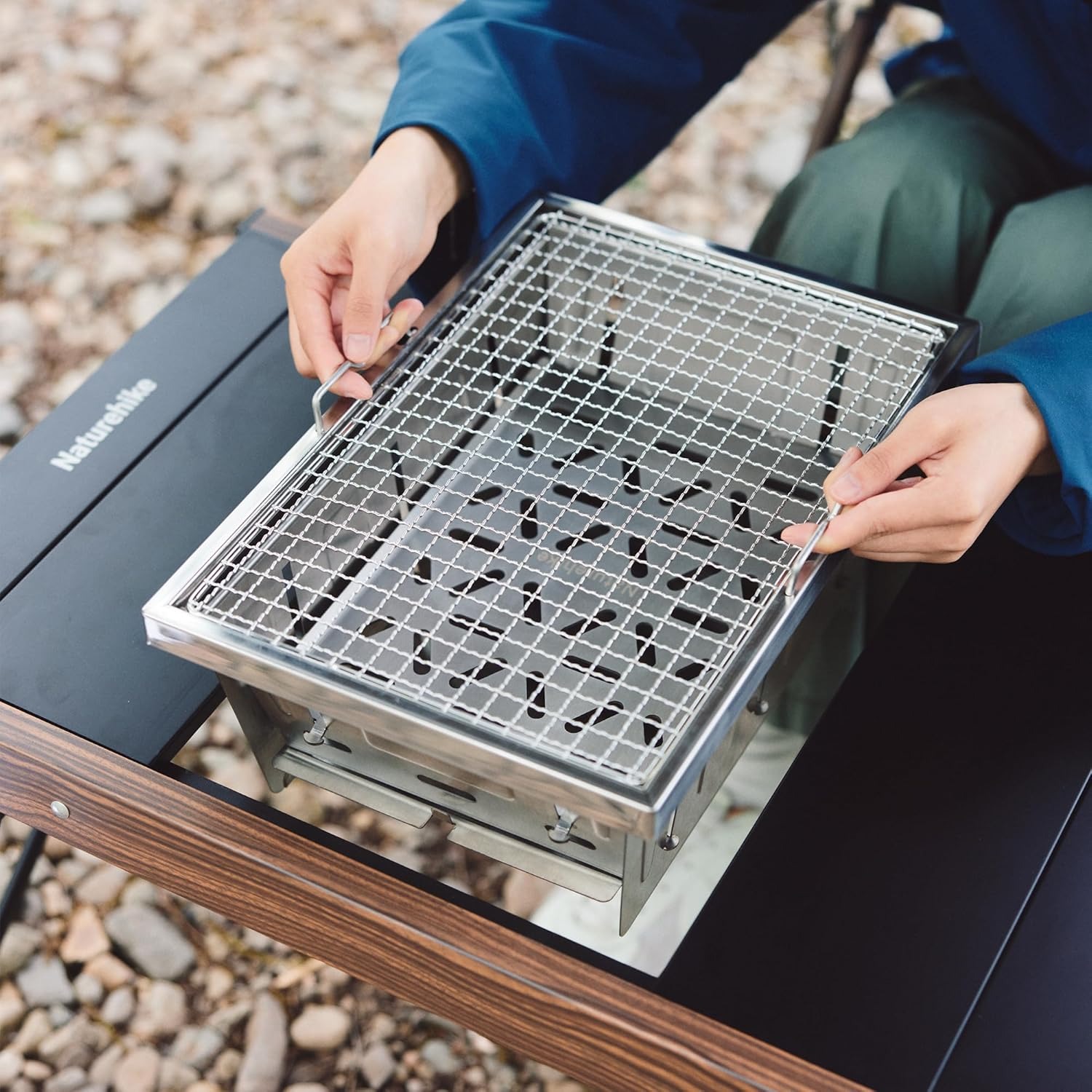 Naturehike التخييم شواية الفحم - مراجعة Camping Cooking Table With Windshield وسعره